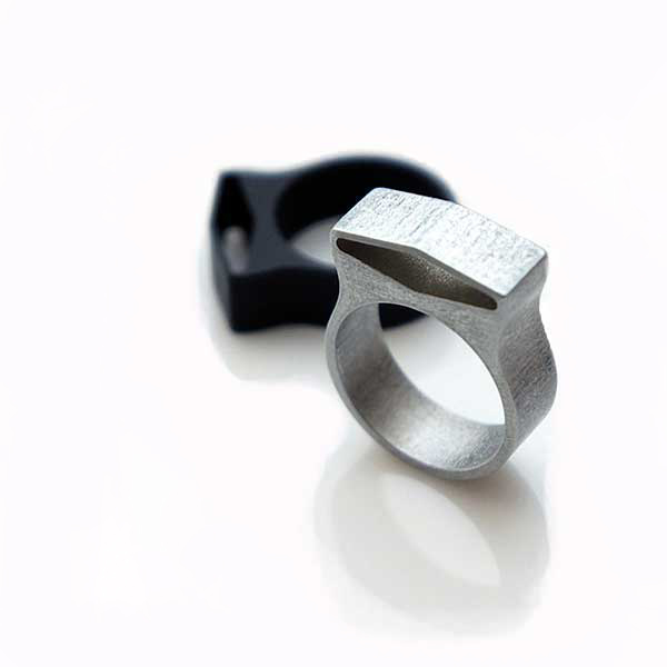 ring R1 raw and black aluminium fashion style